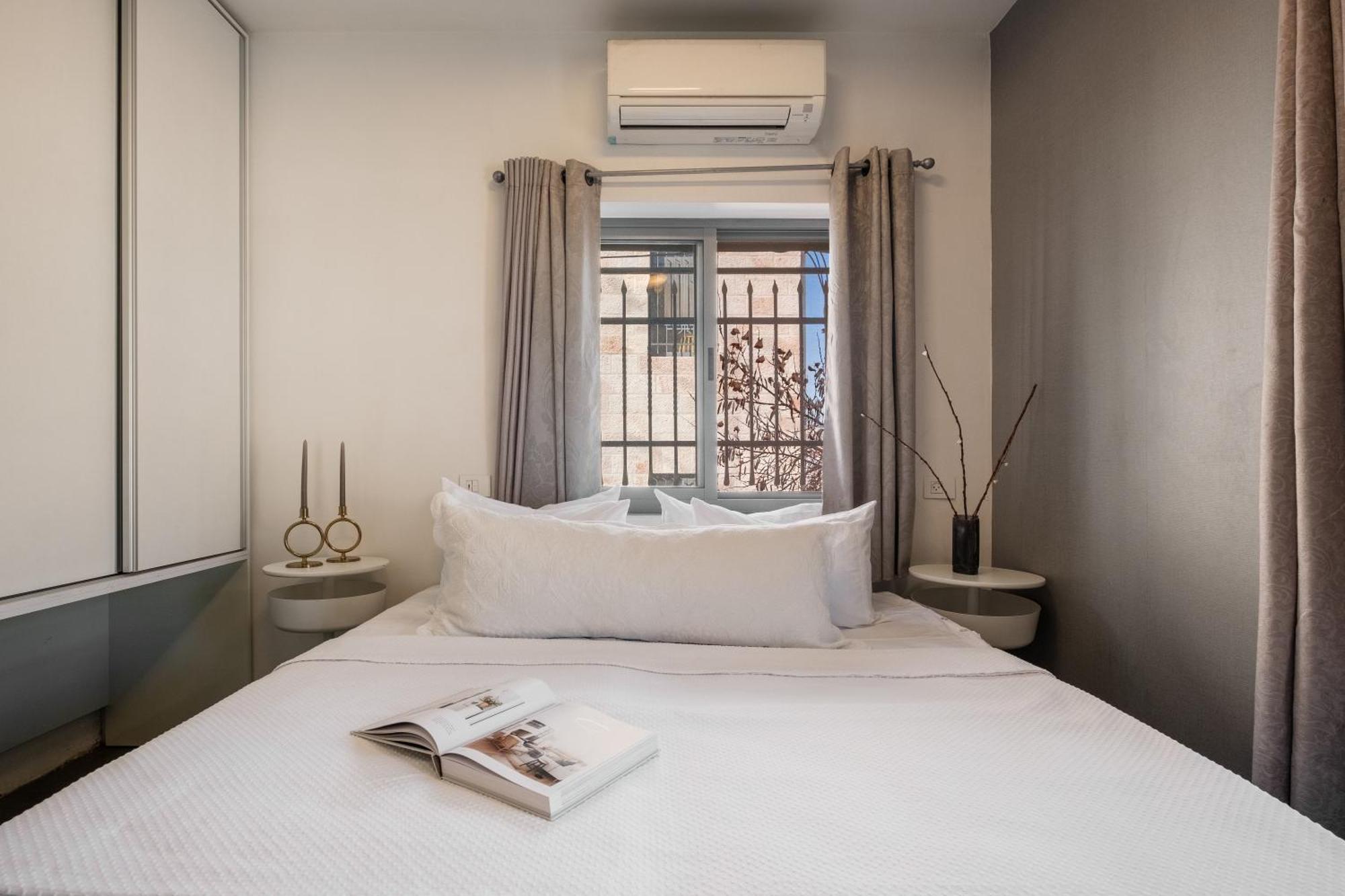 Dinning Room, Bedroom And Balcony Ierusalim Exterior foto