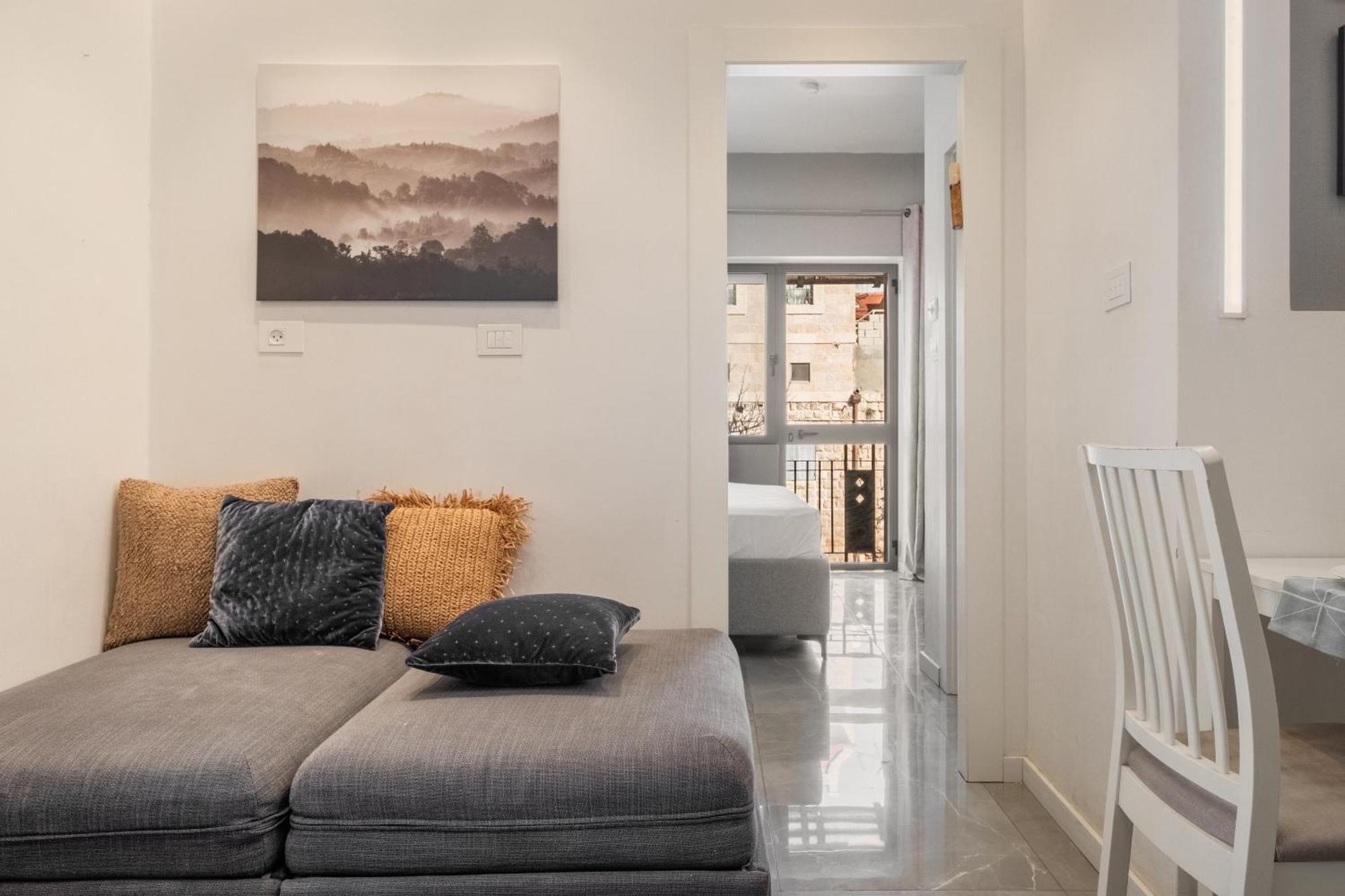 Dinning Room, Bedroom And Balcony Ierusalim Exterior foto